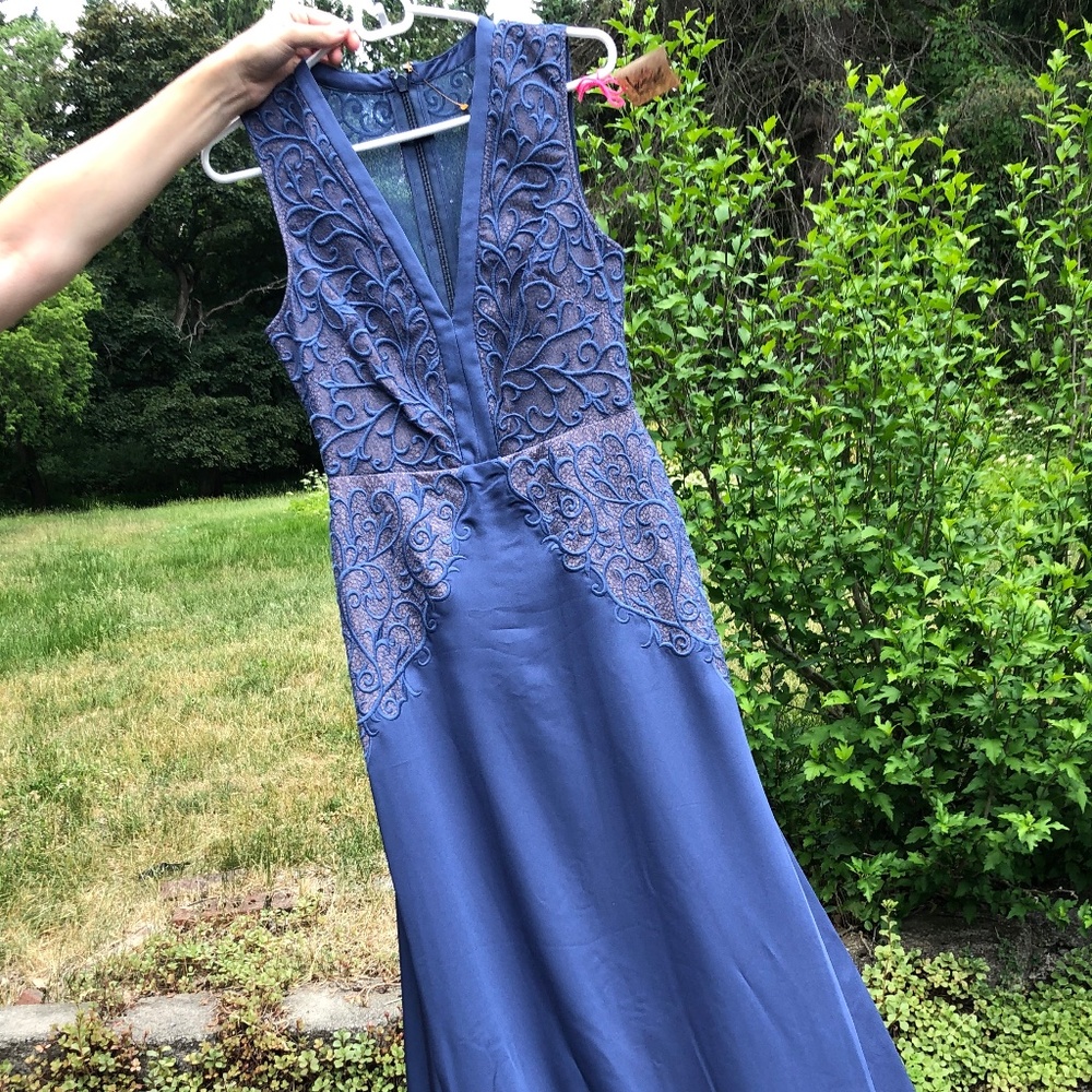 SALE! NWT BCBGMaxAzria elegant blue gown